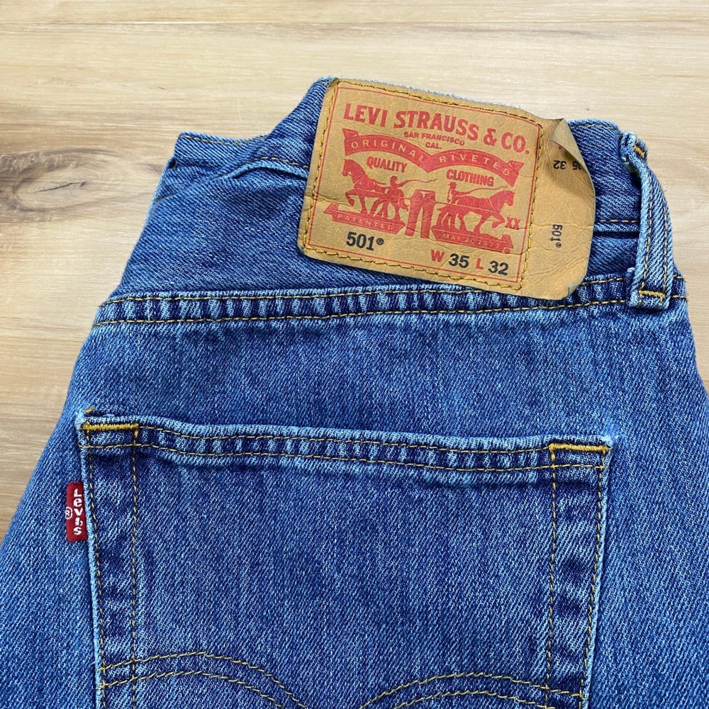 Levi's 501 Jeans 35x32 Mens Original Straight Fit Blue Denim Pants - Picture 3 of 10